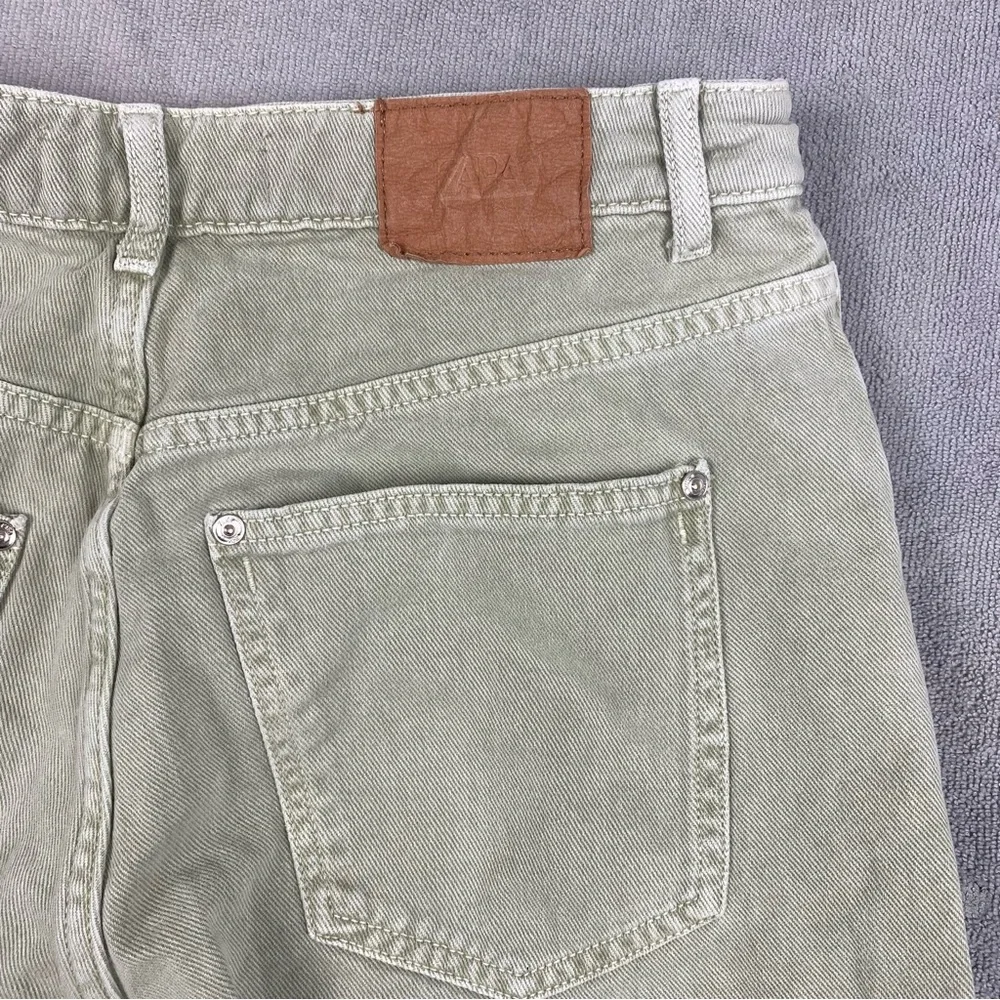 Zara Denim Jeans women Size 8 US. Light Sage Green Distressed Crop Raw Hem